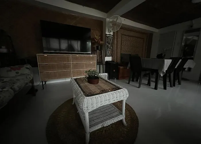 Casa Vivienne Exclusive House Look (Oslob)